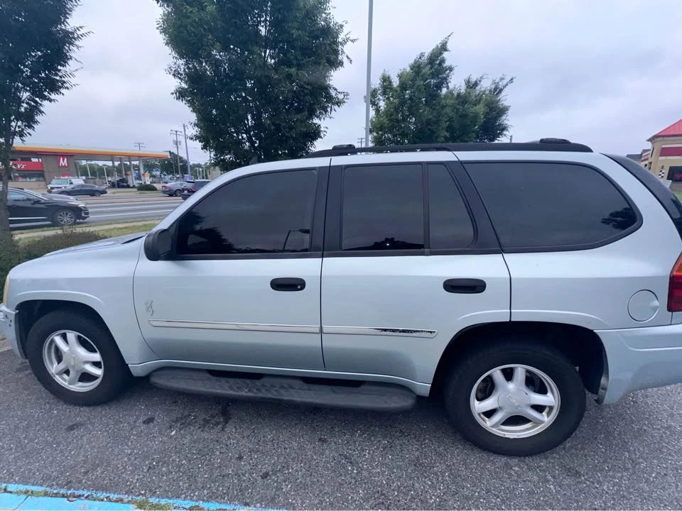 2006 GMC Envoy - Image 2 of 3