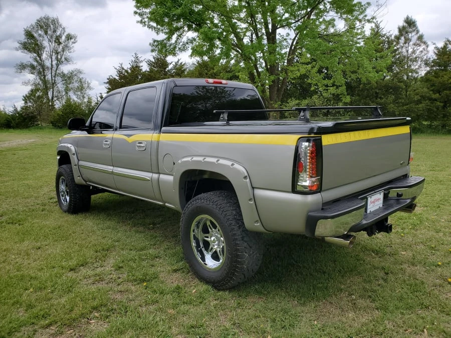 2006 GMC Sierra 2nd Gen - Image 2 of 8