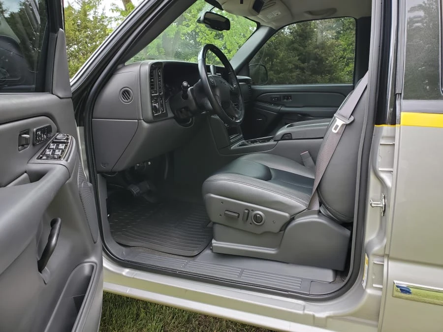 2006 GMC Sierra 2nd Gen - Image 3 of 8