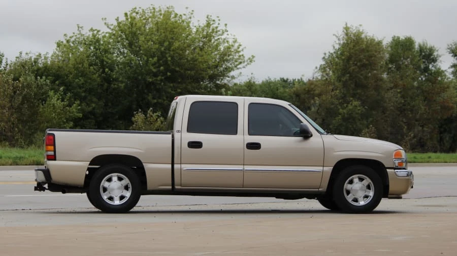 2006 GMC Sierra 2nd Gen - Image 2 of 7