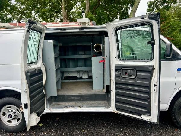 2006 GMC Savana - Image 8 of 28