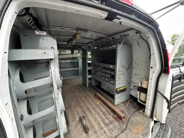 2006 GMC Savana - Image 9 of 28