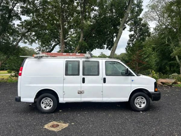 2006 GMC Savana - Image 2 of 28