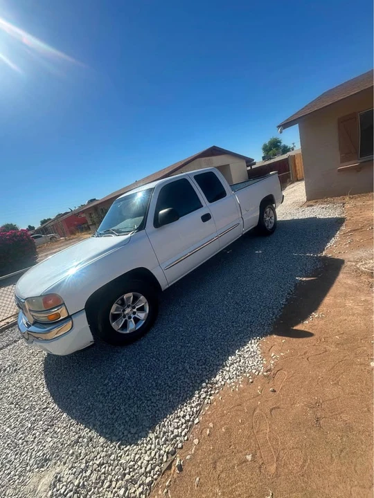 2006 GMC Sierra 2nd Gen - Image 2 of 3