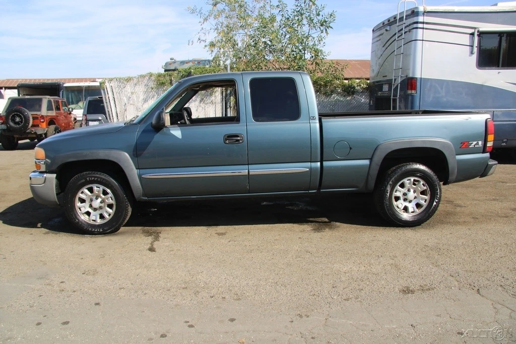2006 GMC Sierra 2nd Gen - Image 3 of 21