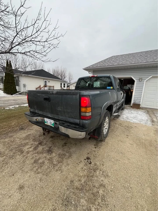 2006 GMC Sierra 2nd Gen - Image 3 of 12