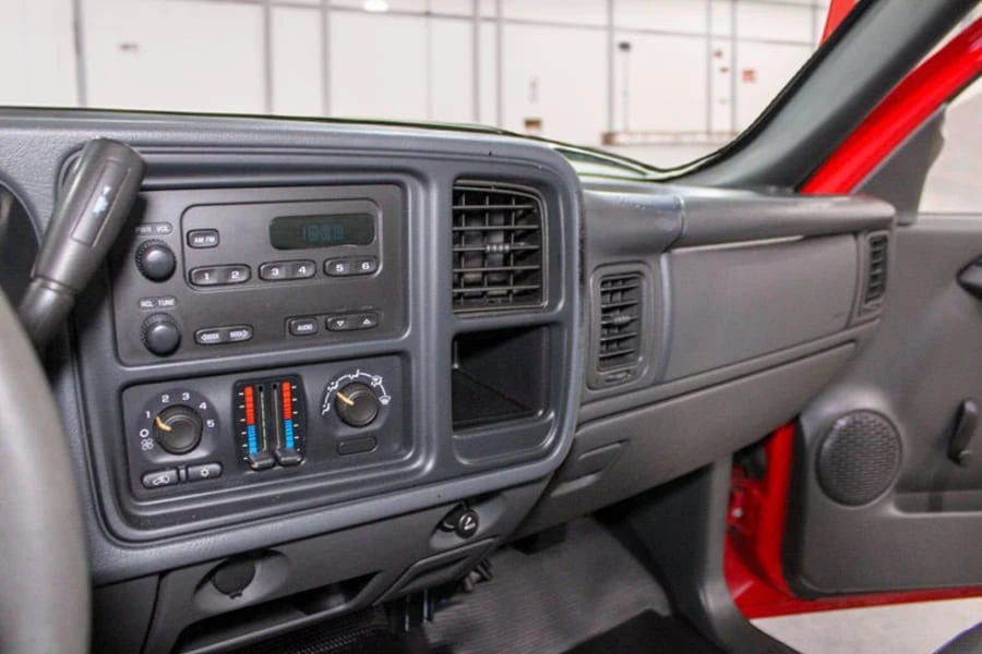 2006 GMC Sierra 2nd Gen - Image 12 of 24