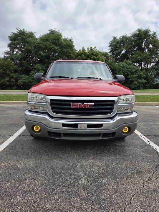 2006 GMC Sierra 2nd Gen - Image 2 of 12
