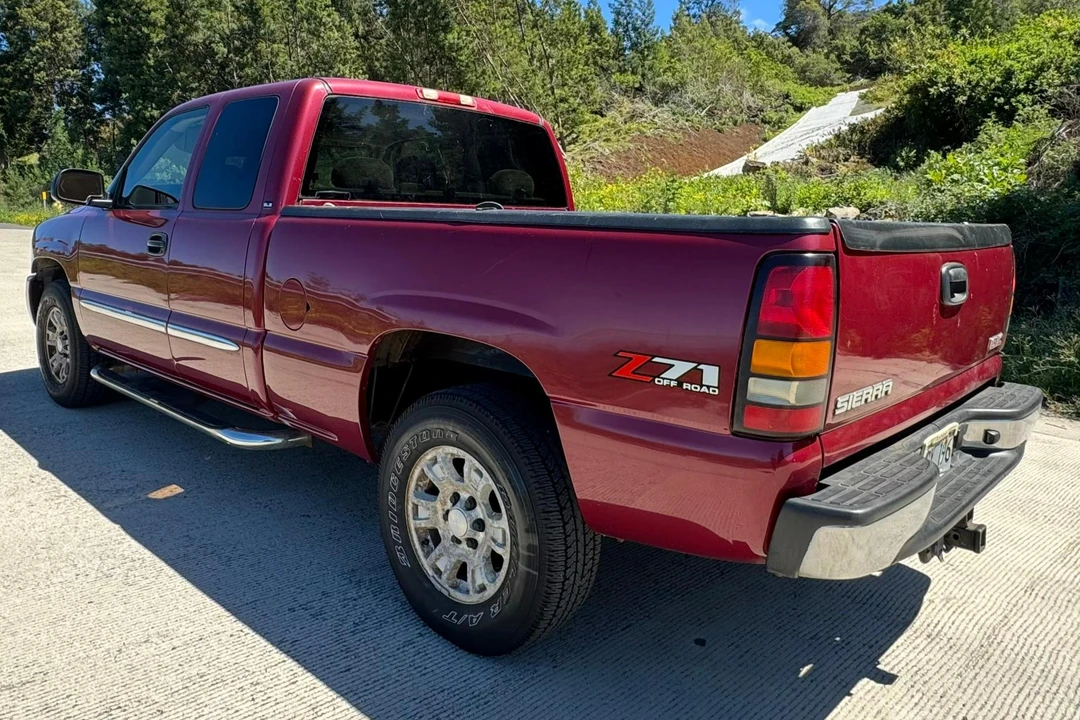 2006 GMC Sierra 2nd Gen - Image 4 of 31