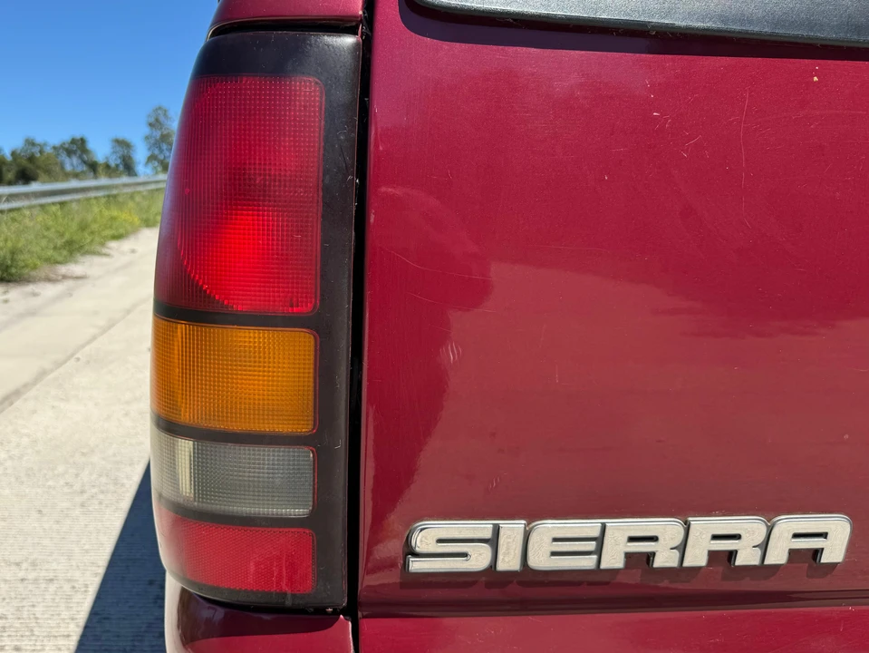 2006 GMC Sierra 2nd Gen - Image 18 of 31