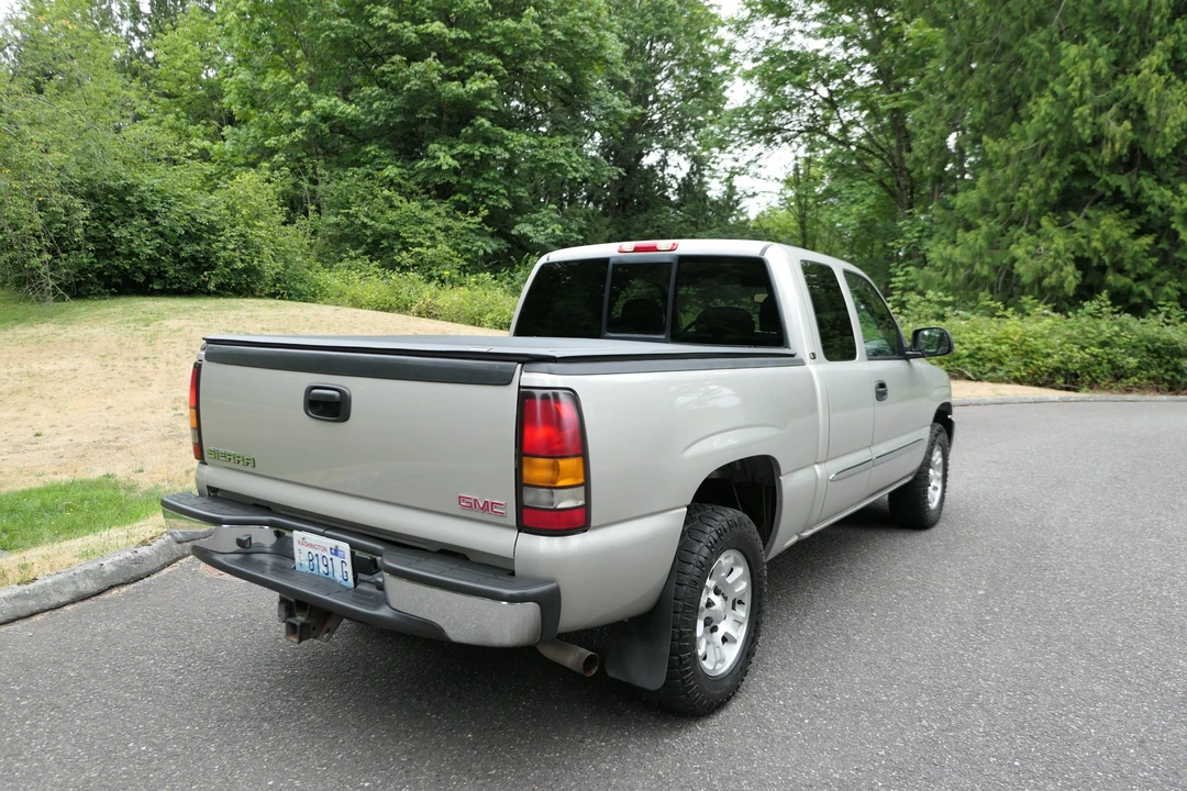 2006 GMC Sierra 2nd Gen - Image 13 of 31