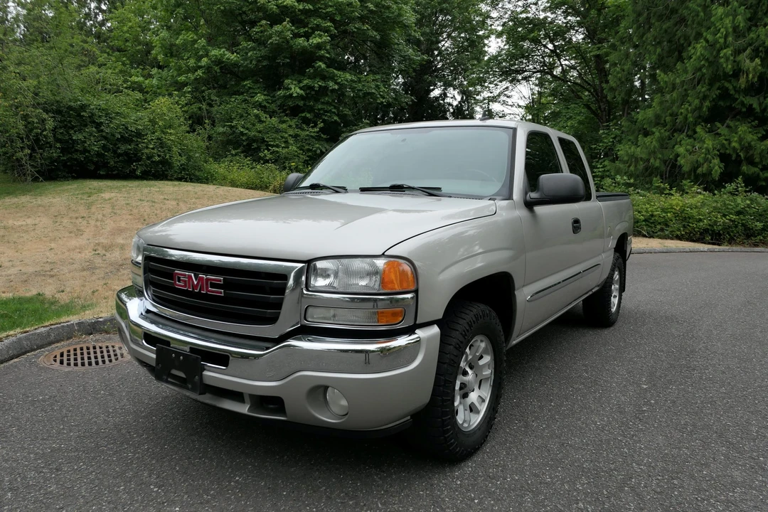 2006 GMC Sierra 2nd Gen - Image 2 of 31