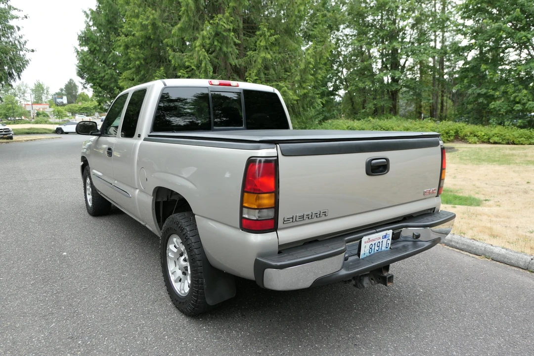 2006 GMC Sierra 2nd Gen - Image 10 of 31