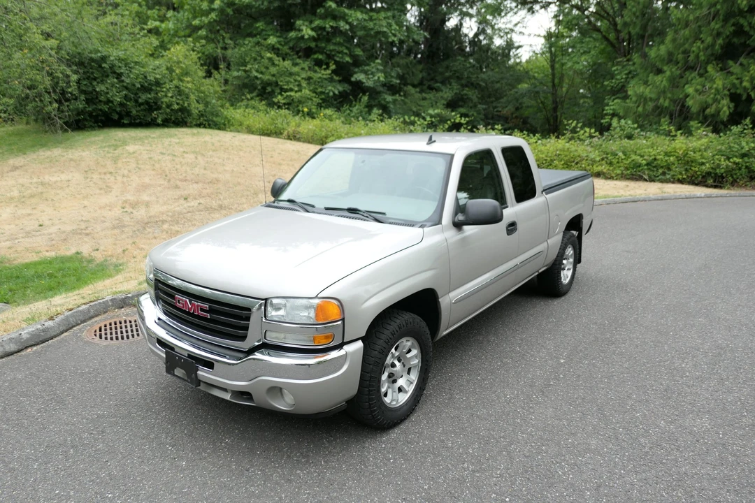 2006 GMC Sierra 2nd Gen - Image 3 of 31