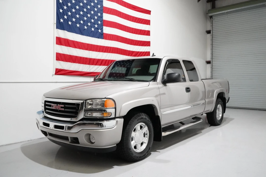 2006 GMC Sierra 2nd Gen - Image 3 of 31