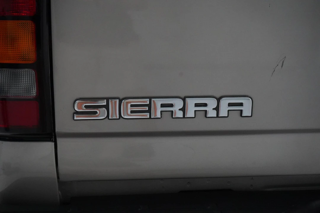 2006 GMC Sierra 2nd Gen - Image 21 of 31