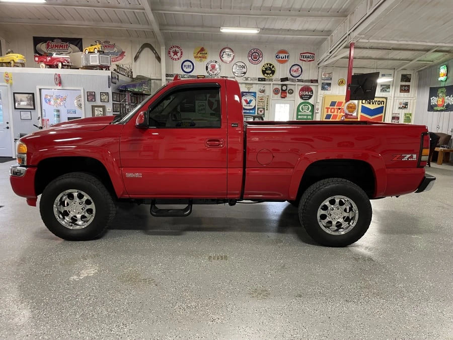 2006 GMC Sierra 2nd Gen - Image 2 of 20