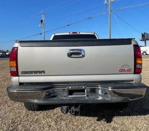 2006 GMC Sierra 2nd Gen - Image 4 of 18