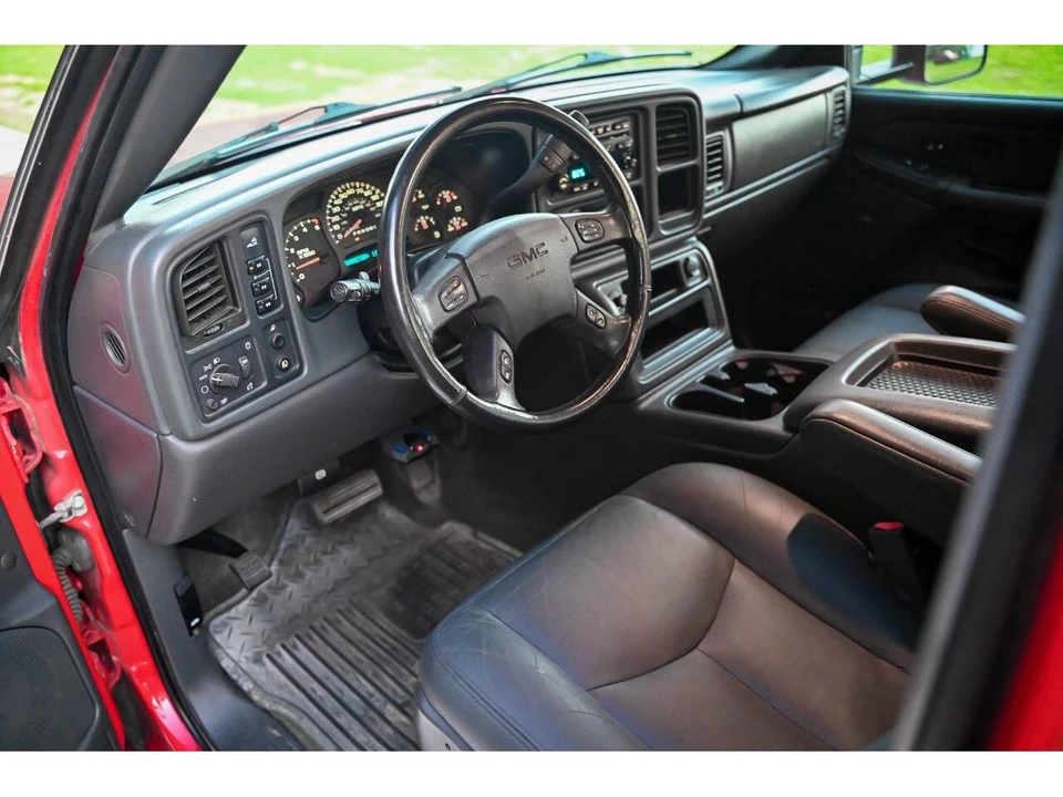 2006 GMC Sierra 2nd Gen - Image 3 of 31