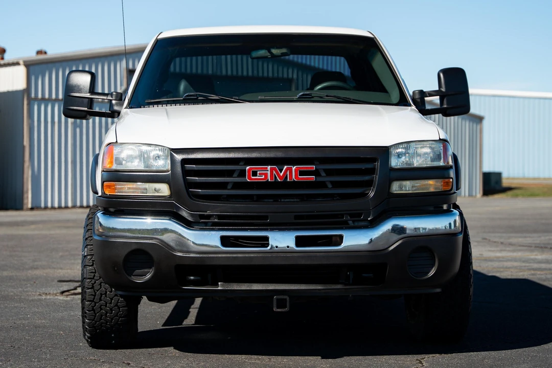 2006 GMC Sierra Heavy Duty 2nd Gen - Image 2 of 31