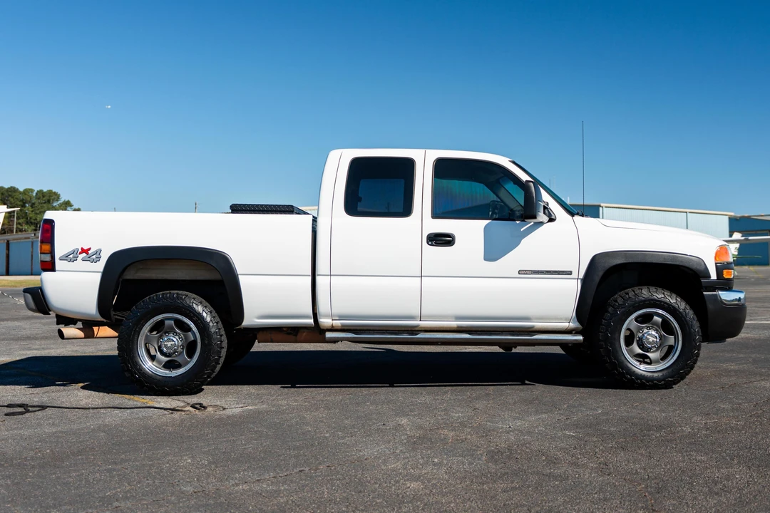 2006 GMC Sierra Heavy Duty 2nd Gen - Image 3 of 31