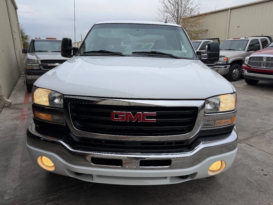 2006 GMC Sierra 2nd Gen - Image 11 of 12