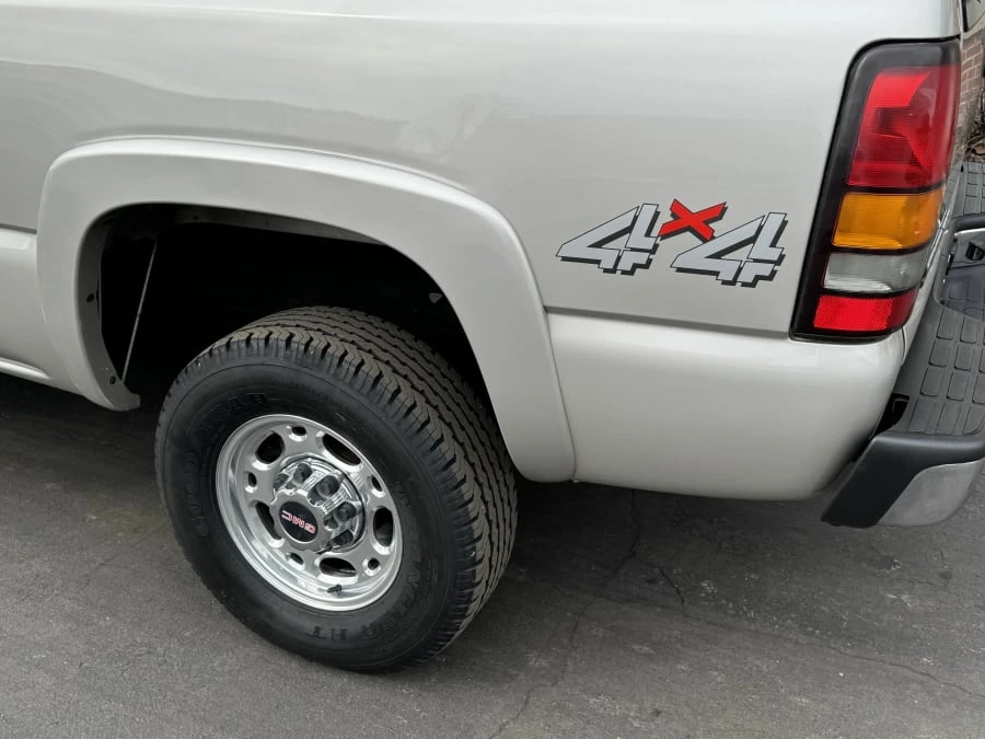 2006 GMC Sierra Heavy Duty 2nd Gen - Image 4 of 13