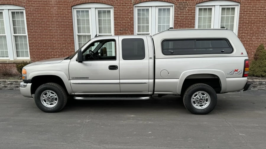 2006 GMC Sierra Heavy Duty 2nd Gen - Image 2 of 13