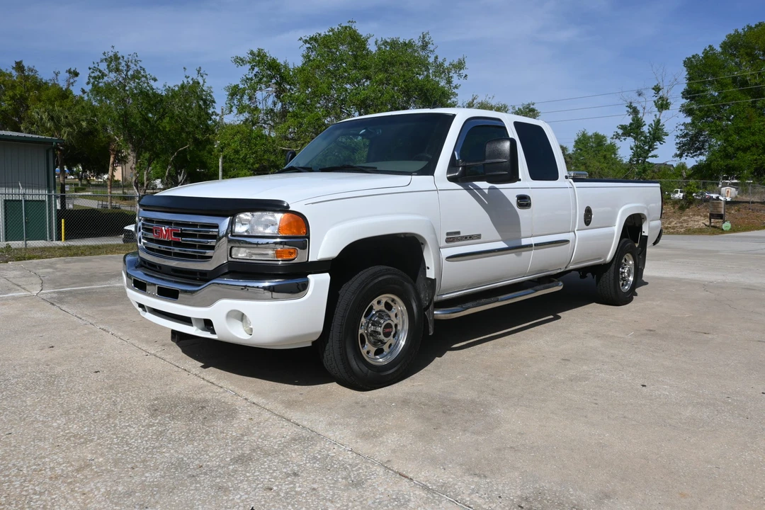 2006 GMC Sierra Heavy Duty 2nd Gen - Image 5 of 31
