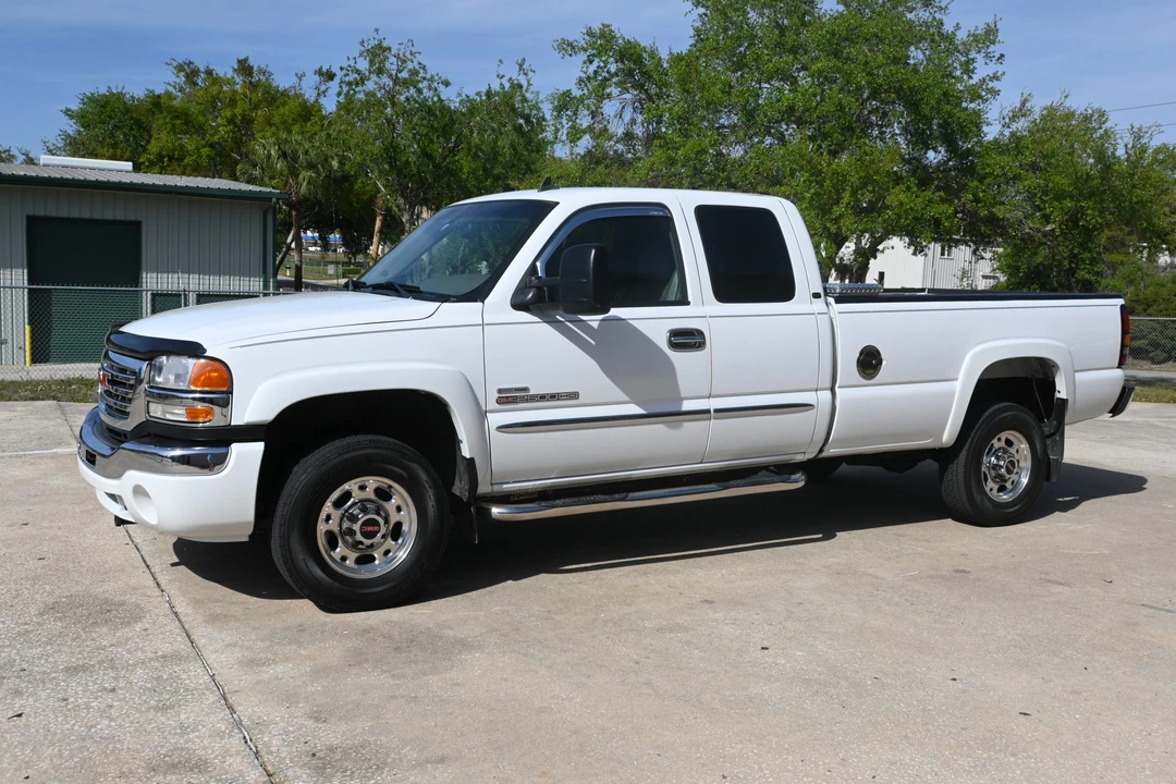 2006 GMC Sierra Heavy Duty 2nd Gen - Image 2 of 31