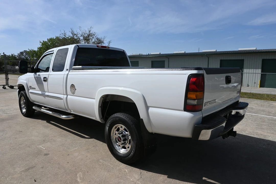 2006 GMC Sierra Heavy Duty 2nd Gen - Image 23 of 31