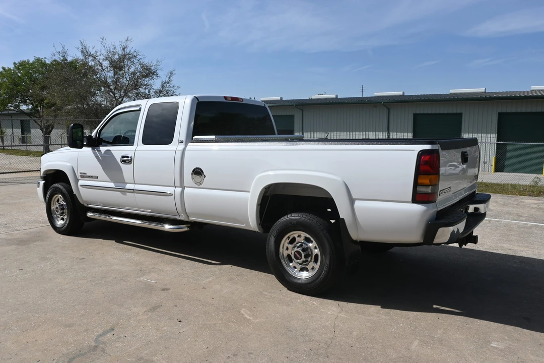 2006 GMC Sierra Heavy Duty 2nd Gen - Image 25 of 31
