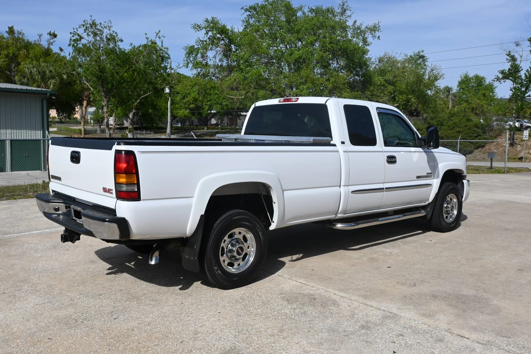 2006 GMC Sierra Heavy Duty 2nd Gen - Image 14 of 31