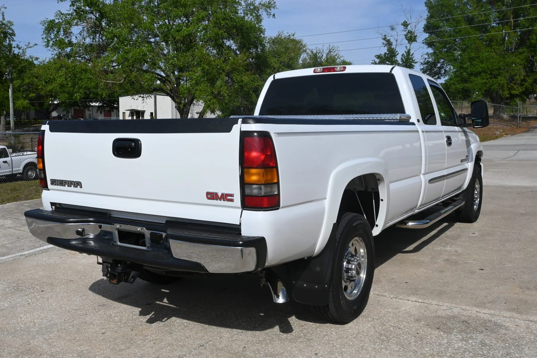 2006 GMC Sierra Heavy Duty 2nd Gen - Image 17 of 31