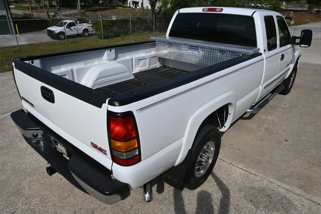 2006 GMC Sierra Heavy Duty 2nd Gen - Image 16 of 31