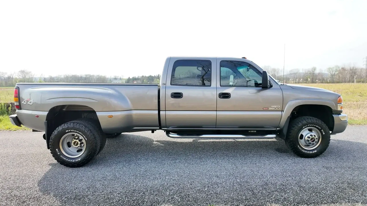 2006 GMC Sierra Heavy Duty 2nd Gen - Image 9 of 31