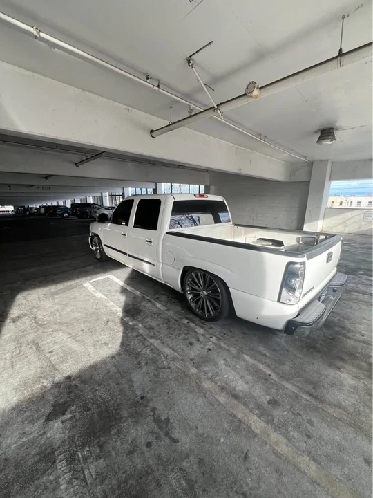 2006 GMC Sierra 2nd Gen - Image 4 of 7