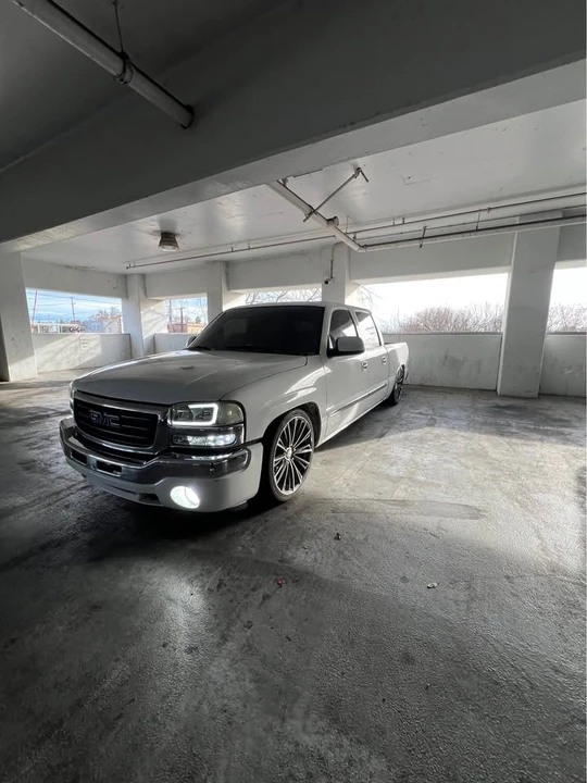 2006 GMC Sierra 2nd Gen - Image 2 of 7