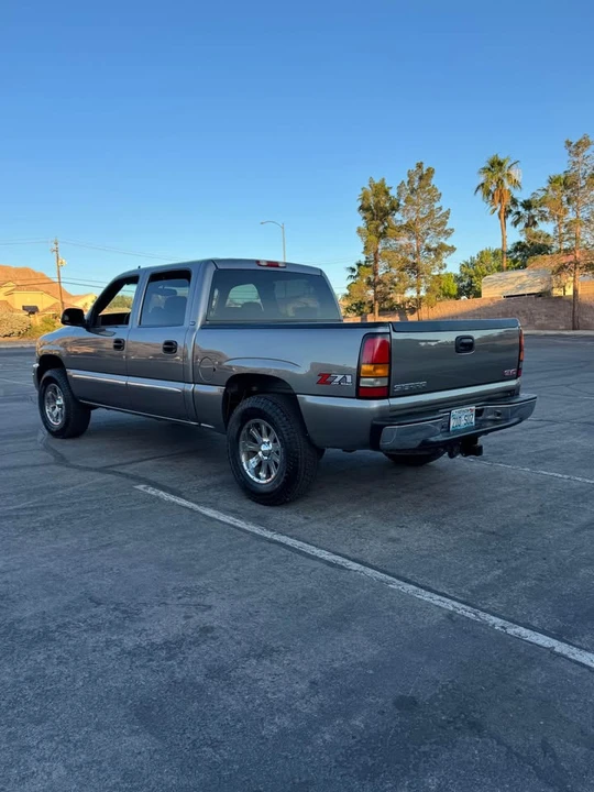 2006 GMC Sierra 2nd Gen - Image 5 of 10