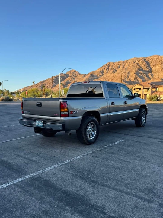 2006 GMC Sierra 2nd Gen - Image 4 of 10