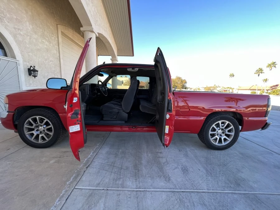 2006 GMC Sierra 2nd Gen - Image 4 of 12