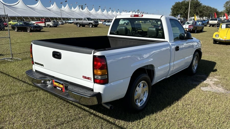 2006 GMC Sierra 2nd Gen - Image 2 of 6