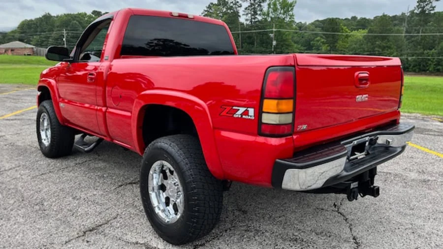 2006 GMC Sierra 2nd Gen - Image 3 of 8