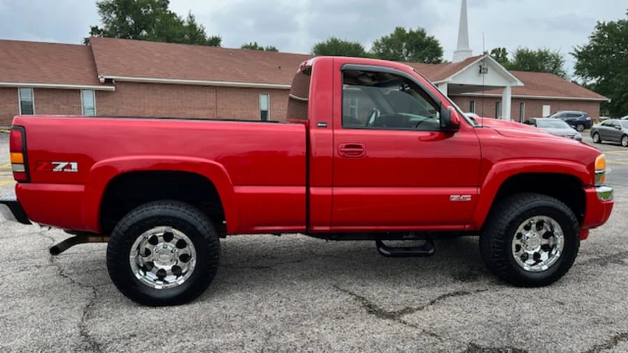 2006 GMC Sierra 2nd Gen - Image 2 of 8