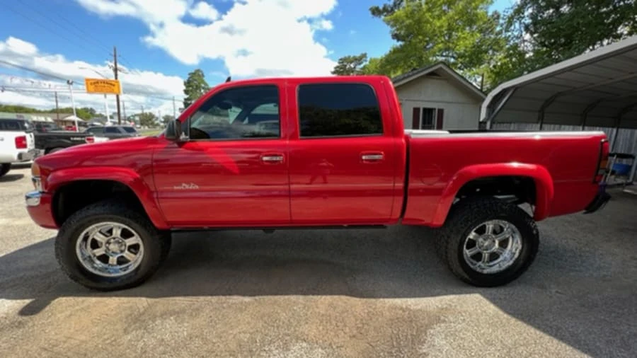 2006 GMC Sierra 2nd Gen - Image 2 of 29