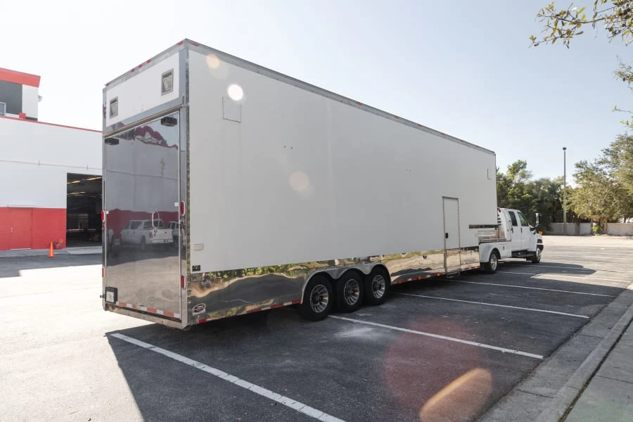 2006 GMC TopKick - Image 3 of 25