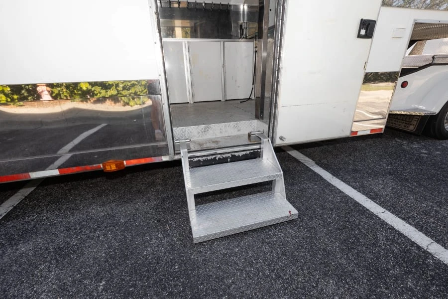 2006 GMC TopKick - Image 11 of 25