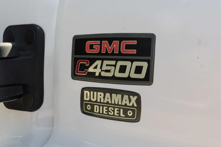2006 GMC TopKick - Image 7 of 25