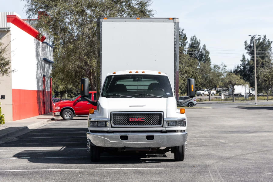 2006 GMC TopKick - Image 9 of 25