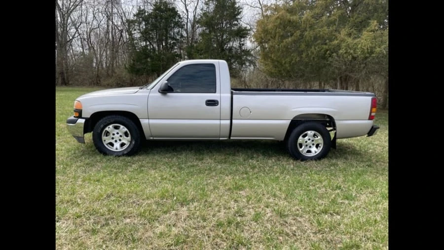 2006 GMC Sierra 2nd Gen - Image 2 of 7